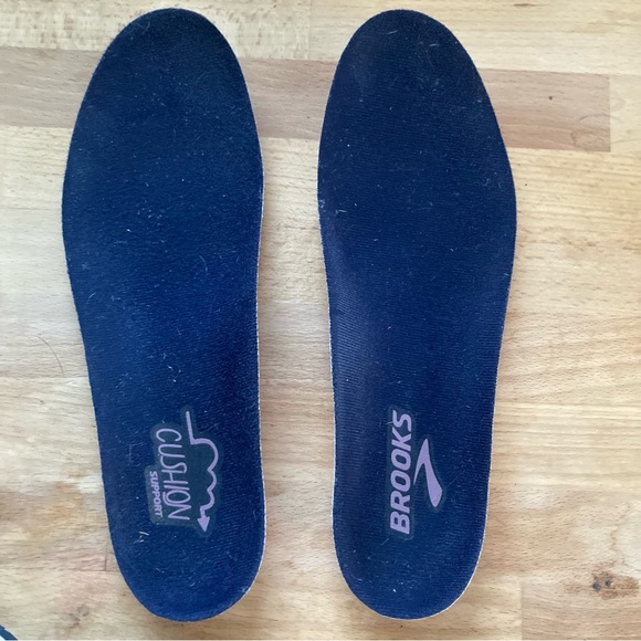 Brooks size 8.5 medium Adrenaline 22 GTS Support Shoe Navy Purple - Picture 9 of 11